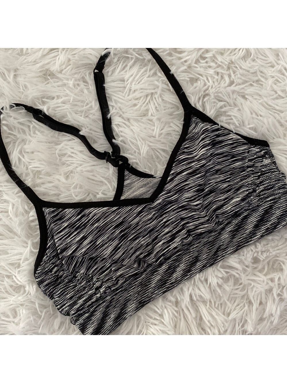 PINK Victoria’s Secret black & white sports bra